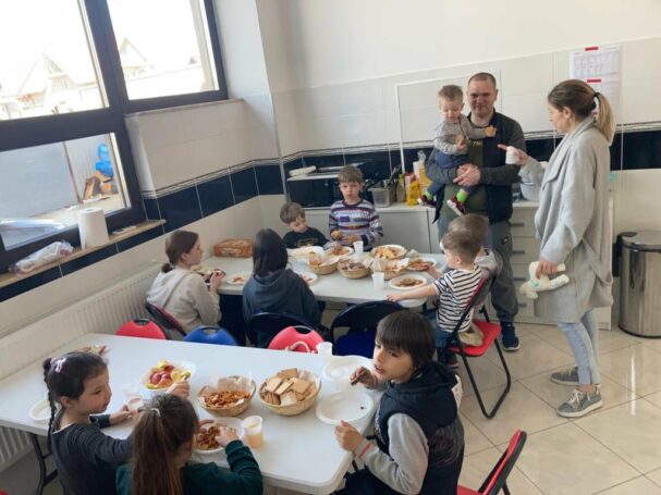 02 Feeding Ukrainian refugee children & families.jpg